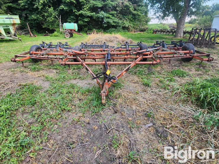 allis-chalmers-1300-image-2