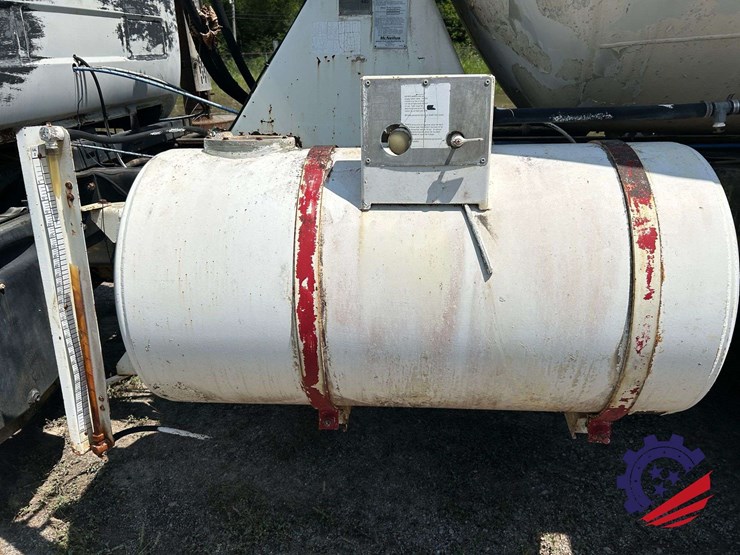1992-mack-dm600gk-rear-discharge-concrete-mixer-truck-image-27