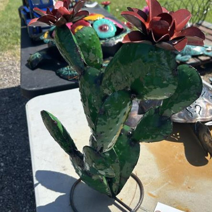 #126 • Metal Art - Small Cactus w/ Red Flowers