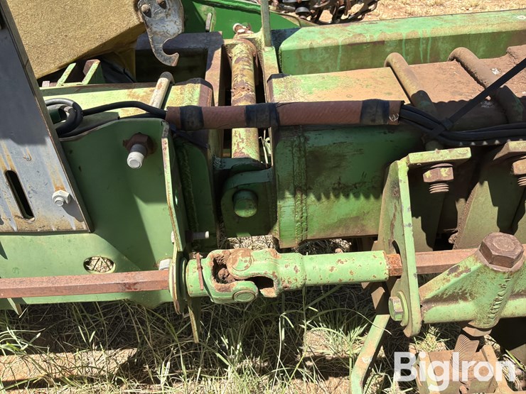 john-deere-7300-image-13