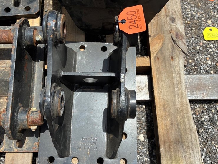 #2451-•-cat-hdr-hammer-mounting-plate-image-1
