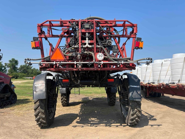 case-ih-patriot-4430-sprayer-image-6