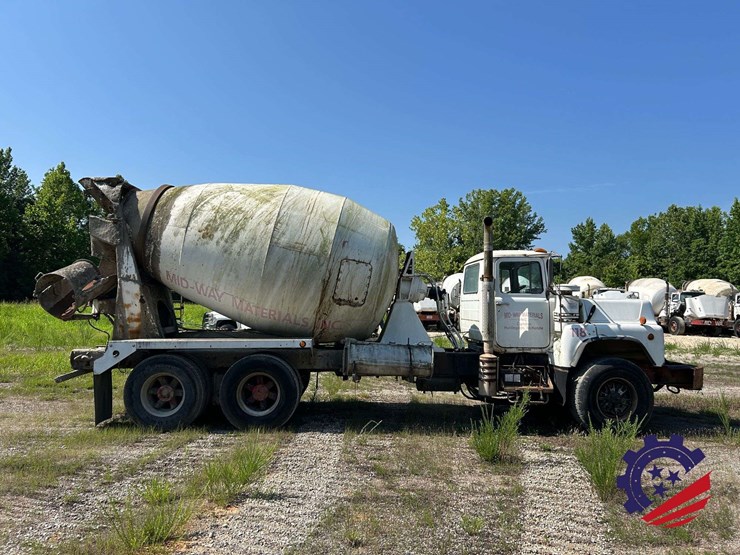 1998-mack-dm690s-image-33