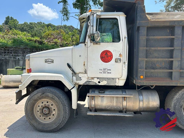 1999-volvo-truck-vnm84-tri-axle-dump-truck-image-20