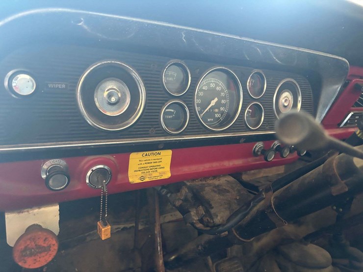 1975-ford-600-image-13