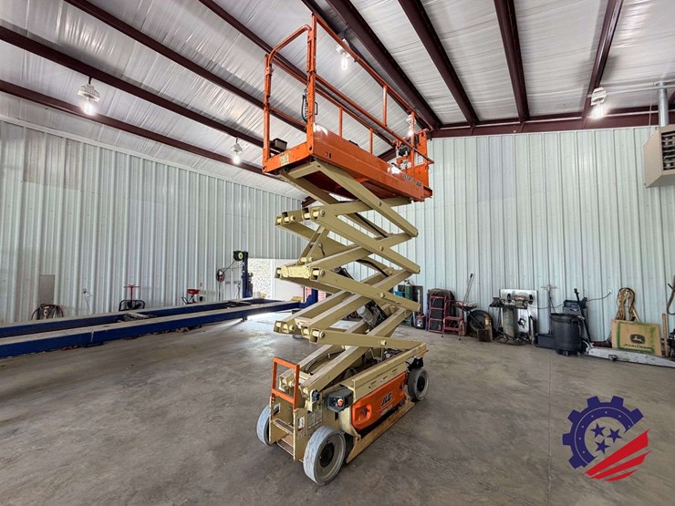 2017-jlg-2632es-image-47