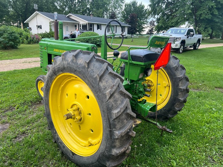 1952-john-deere-b-image-2