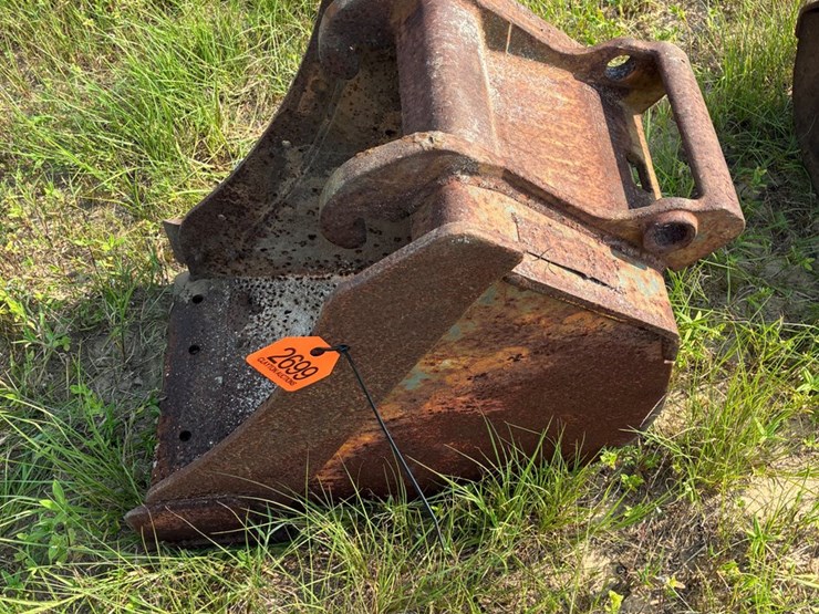 #2699-•-bobcat-bucket-image-2