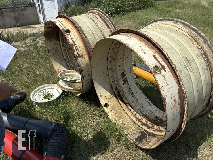 2x-16x38-tractor-rims-for-duals-image-1