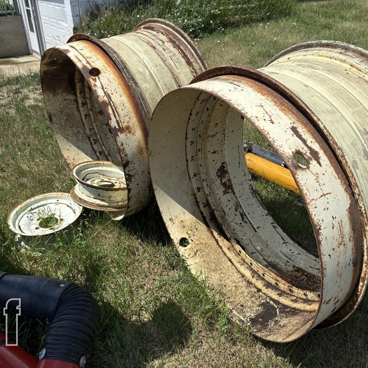 2X 16X38 TRACTOR RIMS FOR DUALS
