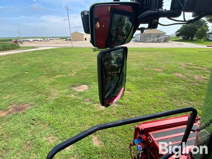 2017-case-ih-8240-image-13