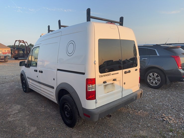 2010-ford-transit-connect-image-12