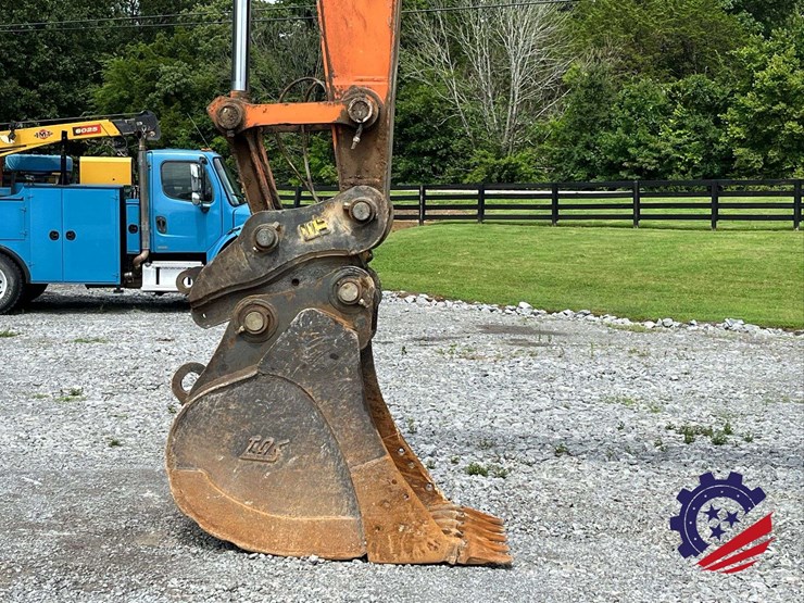 2018-hitachi-zx300-lc-6n-image-34
