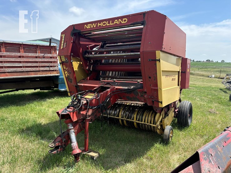 new-holland-855-image-1