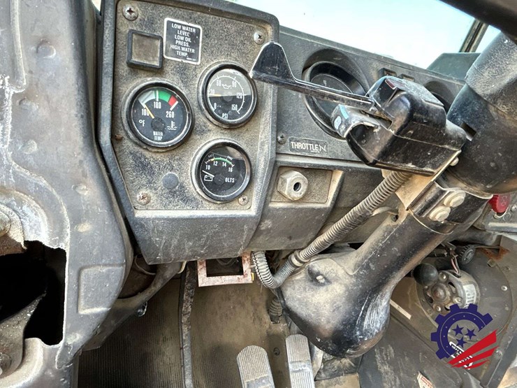 1995-mack-dm690s-image-91