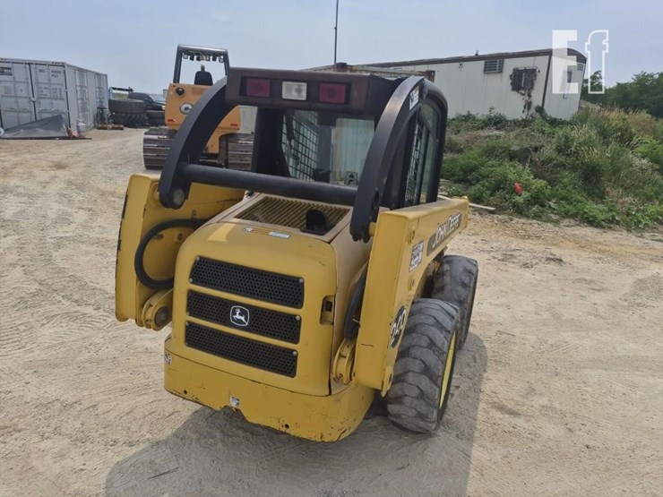 deere-240-image-9