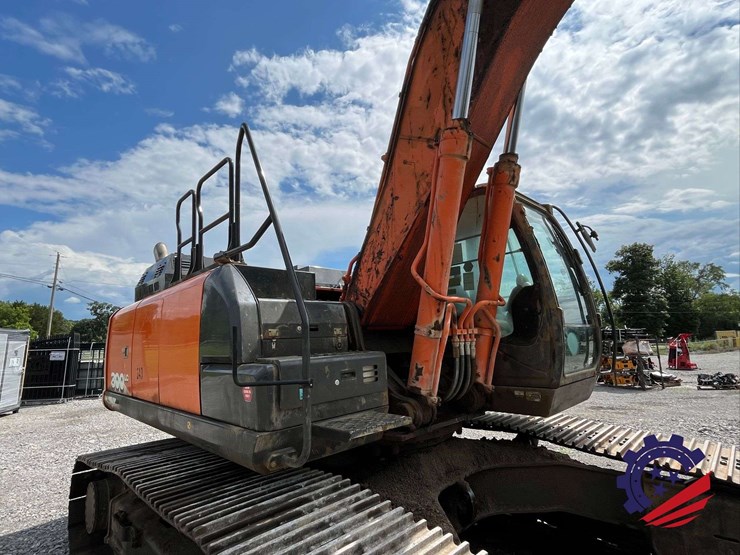 2018-hitachi-zx300-lc-6n-image-65