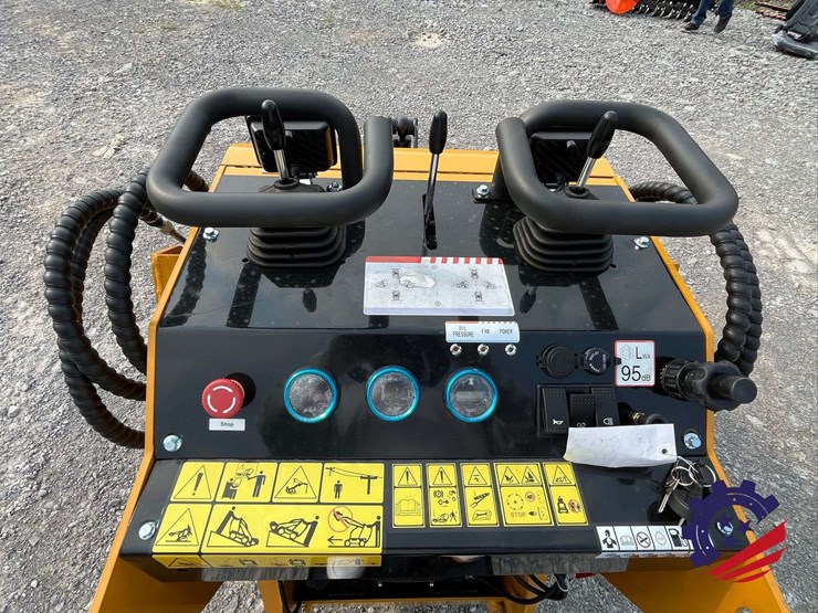 unused-2026-agt-mx-crt23-compact-track-loader-image-17
