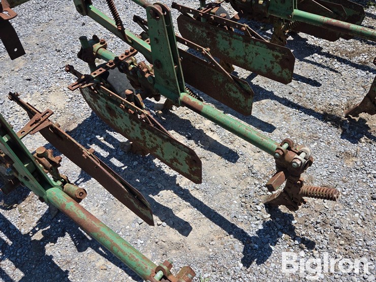 john-deere-6r30"-cultivator-image-10