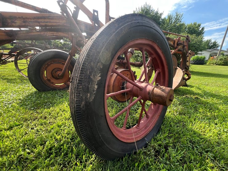 #9915-•-allis-chalmers-3-bottom-plow-image-9