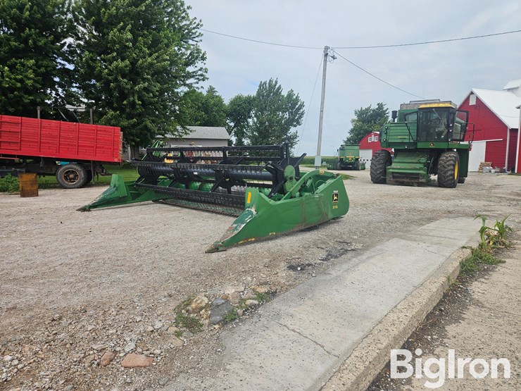 john-deere-216-image-1