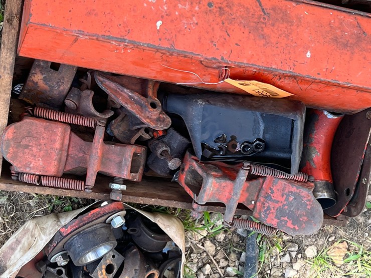 #9551-•-tractor-parts-image-2