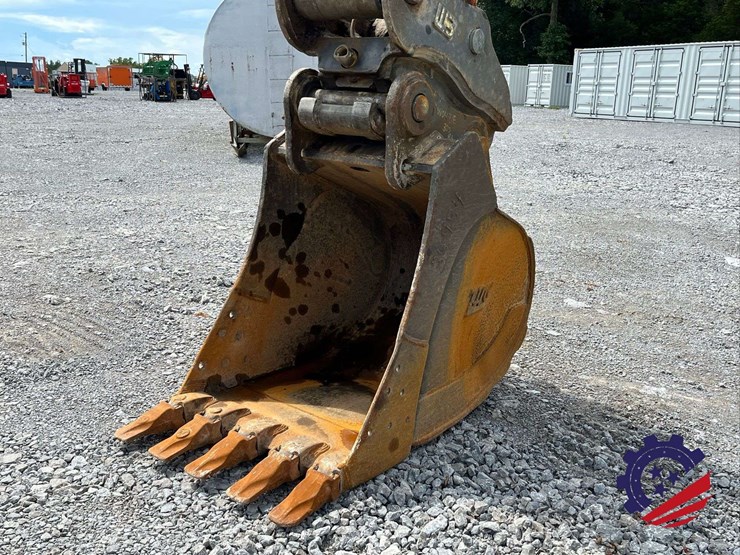 2018-hitachi-zx300-lc-6n-image-37