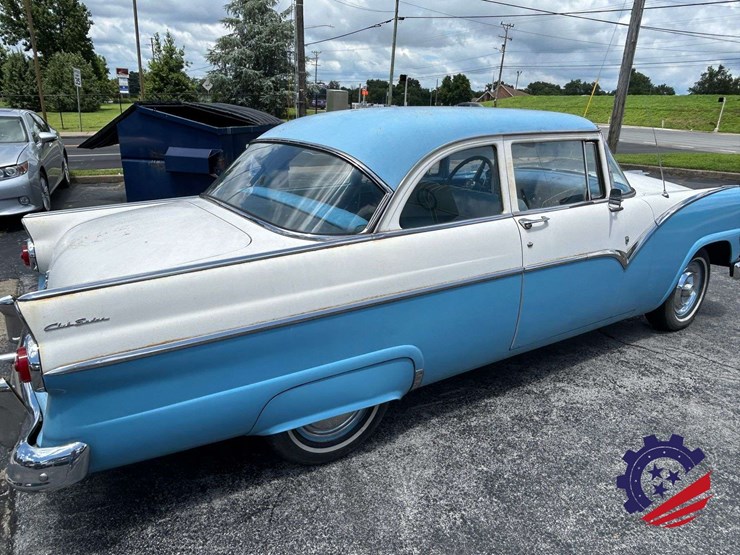 1955-ford-fairlane-club-sedan-image-6