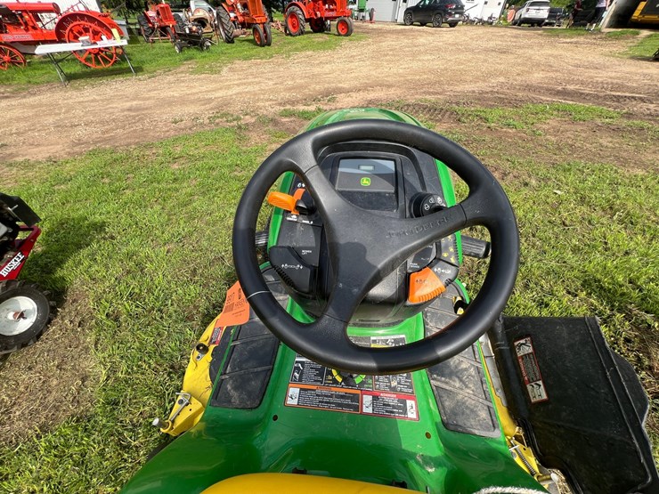john-deere-x300-image-8