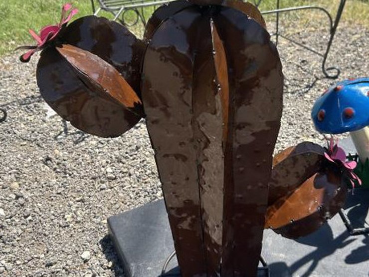 #156-•-metal-art---medium-brown-cactus-w/-pink-flowers-image-1