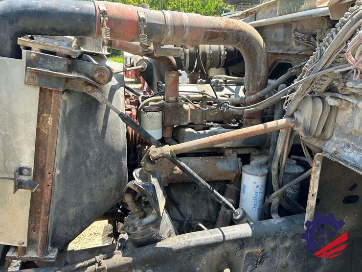 1997-mack-dm690s-image-42