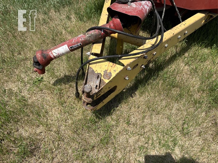 new-holland-680-image-11