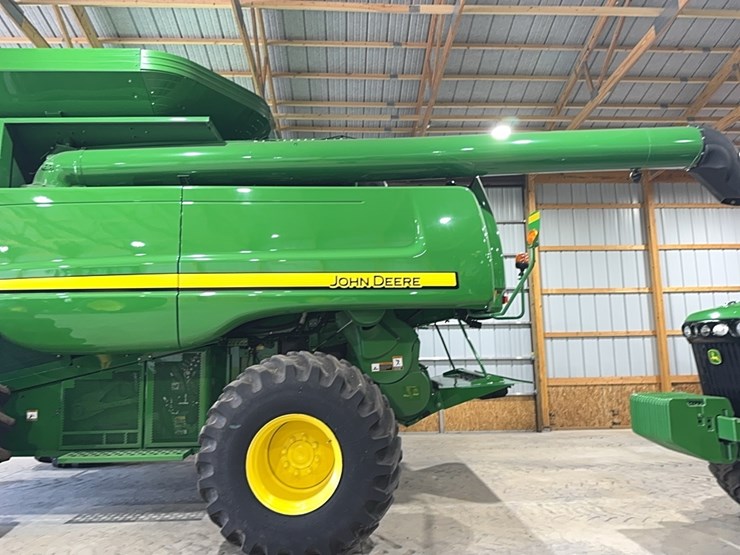 2010-john-deere-9670-sts-image-111