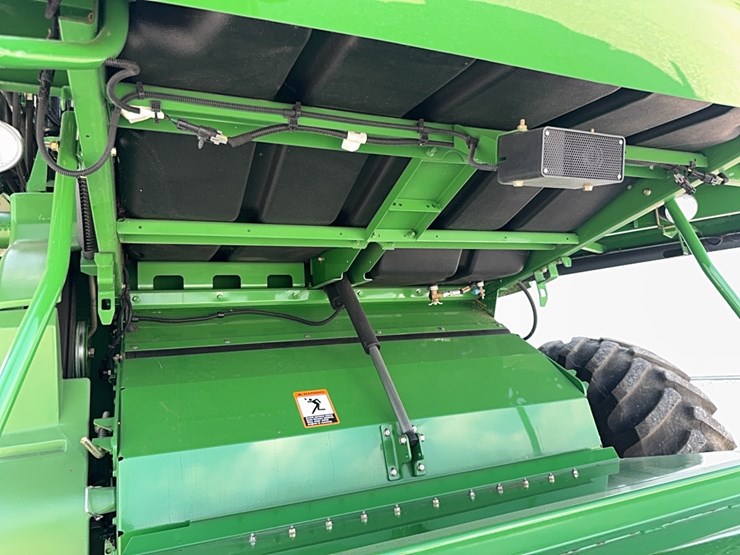 2010-john-deere-9670-sts-image-10