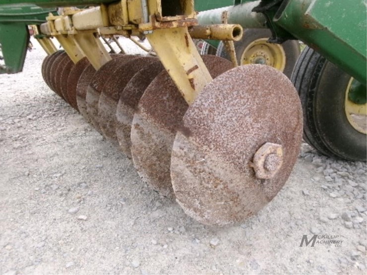 john-deere-220-image-9