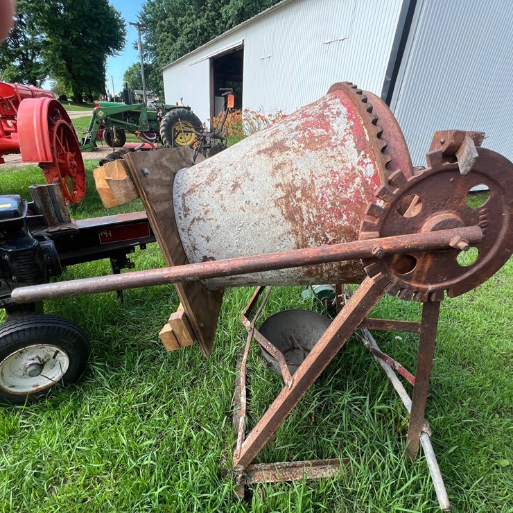 #9922 • Cement Mixer
