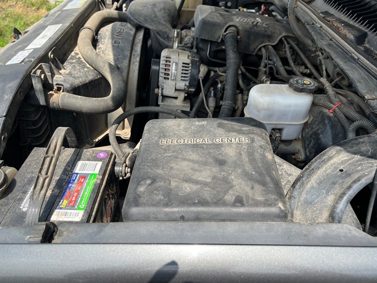 2000-chevrolet-1500-image-16