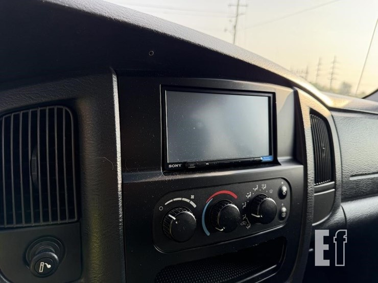 2005-dodge-ram-3500-image-12