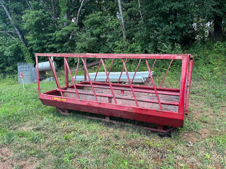 pequea-s10es-cattle-feeder-image-1