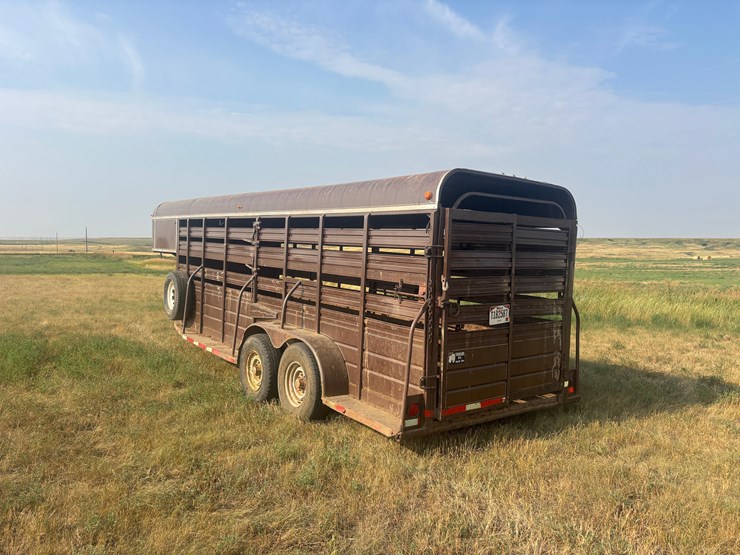 1976-w&w-stock-trailer-image-7