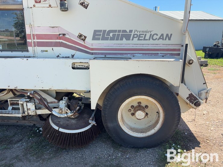1990-elgin-pelican-image-16