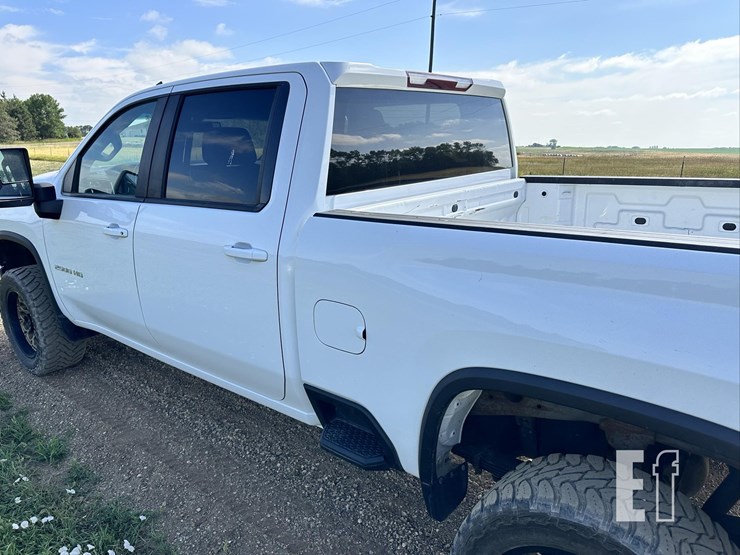 2021-chevrolet-silverado-2500hd-lt-image-9