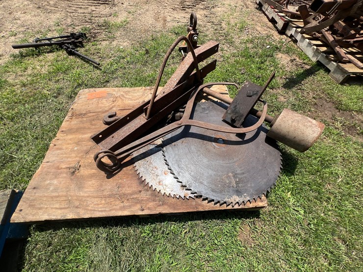#9937-•-belt-driven-buzz-saw-and-ice/log-hook-image-2