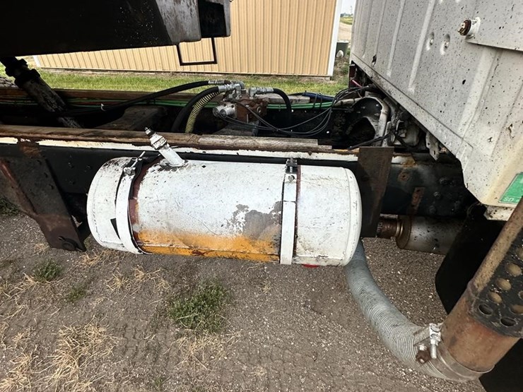 1988-ford-l9000-image-32