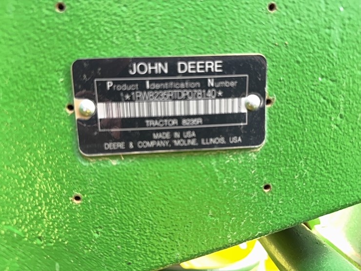 2013-john-deere-8235r-image-46