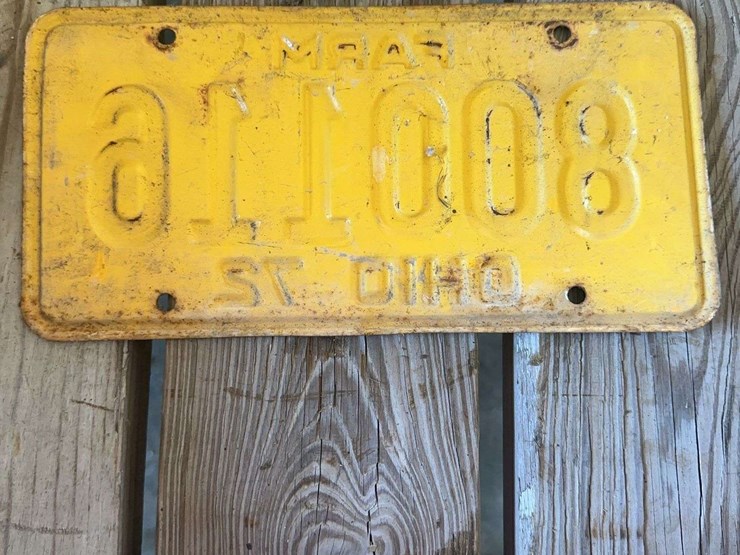 1972-ohio-farm-license-plate-yellow-on-blue-image-2