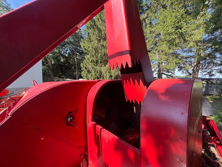 #9902-•-new-holland-square-baler-image-15