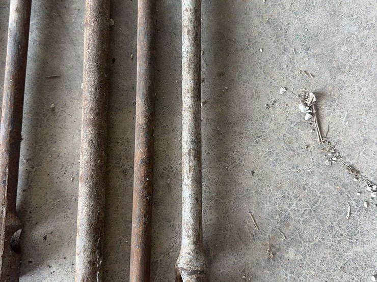 socket-lug-wrenches-with-clevis-shackle-and-hand-wheel-image-5