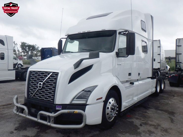 2023-volvo-vnl860-image-1