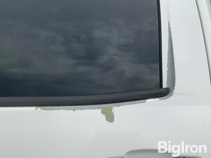 2016-chevrolet-3500-image-18